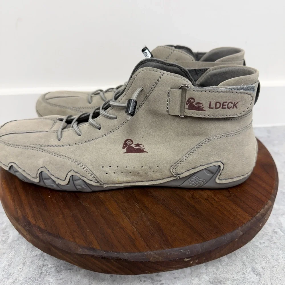 LDECK suede‎ leather high-top casual or hiking shoes in a taupe/grey color. Sz39